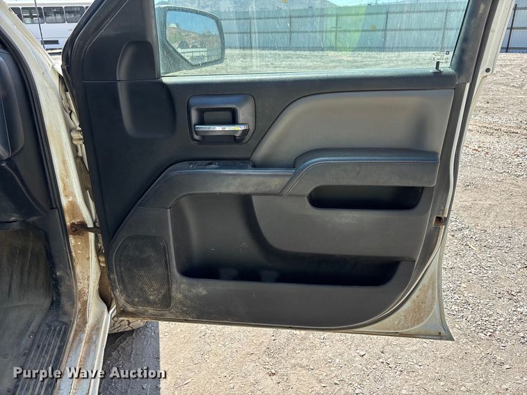 image for item YA4206 2015 Chevrolet Silverado 1500 Crew Cab pickup truck