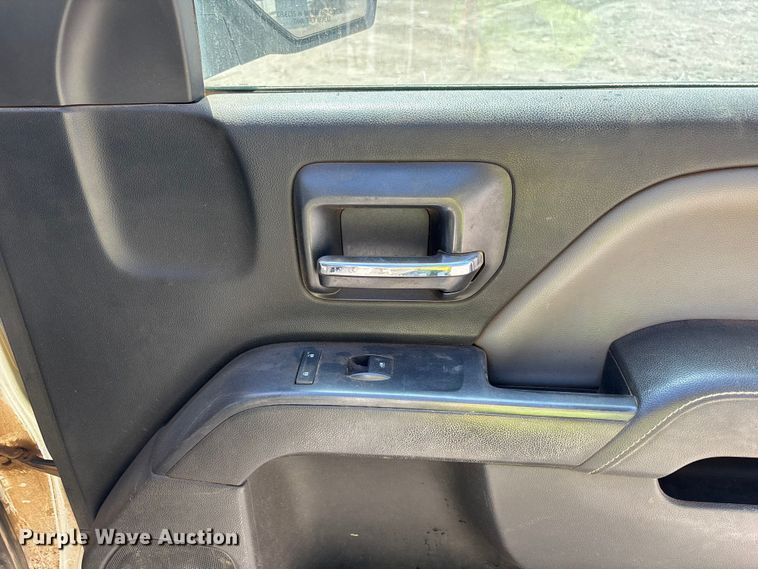 image for item YA4206 2015 Chevrolet Silverado 1500 Crew Cab pickup truck