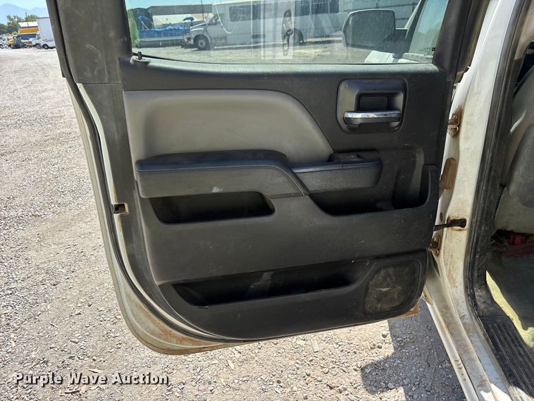 image for item YA4206 2015 Chevrolet Silverado 1500 Crew Cab pickup truck