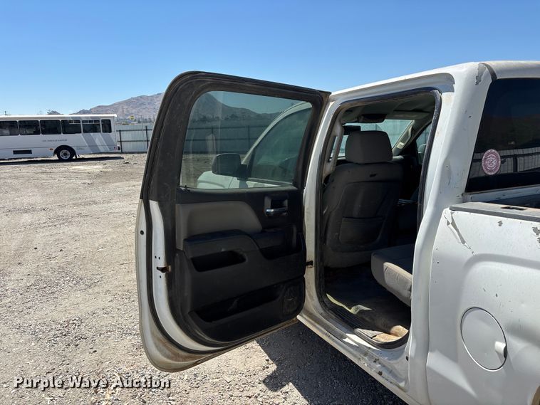 image for item YA4206 2015 Chevrolet Silverado 1500 Crew Cab pickup truck
