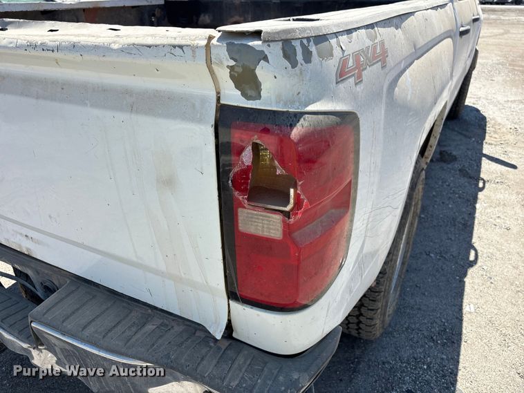 image for item YA4207 2015 Chevrolet Silverado 1500 Crew Cab pickup truck