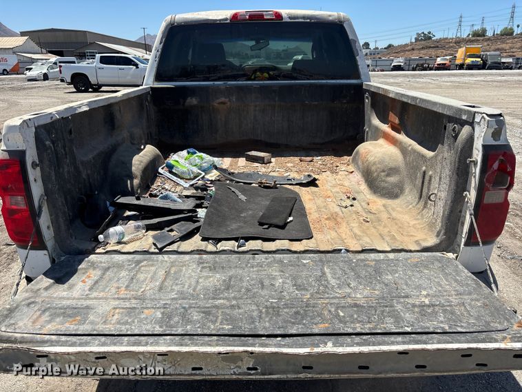 image for item YA4207 2015 Chevrolet Silverado 1500 Crew Cab pickup truck