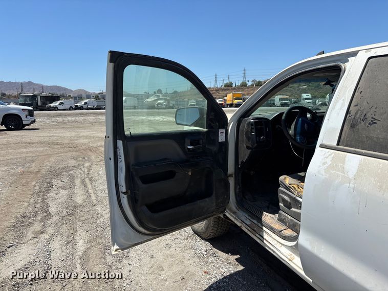 image for item YA4207 2015 Chevrolet Silverado 1500 Crew Cab pickup truck