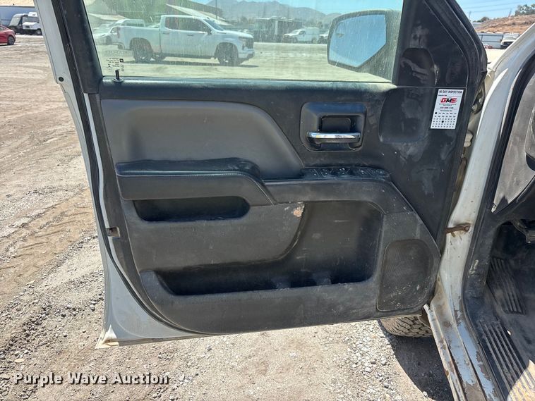 image for item YA4207 2015 Chevrolet Silverado 1500 Crew Cab pickup truck