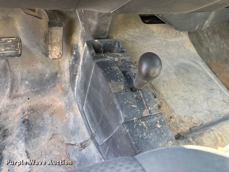 image for item YA4207 2015 Chevrolet Silverado 1500 Crew Cab pickup truck
