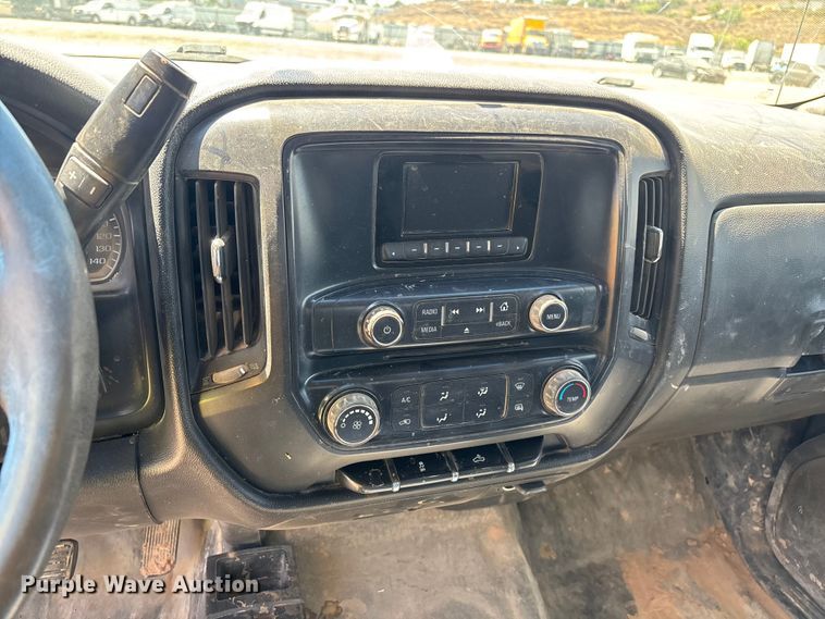 image for item YA4207 2015 Chevrolet Silverado 1500 Crew Cab pickup truck
