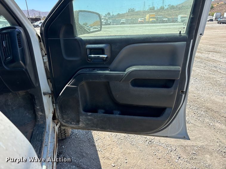 image for item YA4207 2015 Chevrolet Silverado 1500 Crew Cab pickup truck