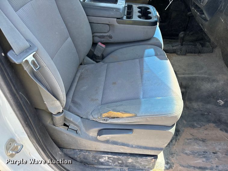 image for item YA4207 2015 Chevrolet Silverado 1500 Crew Cab pickup truck