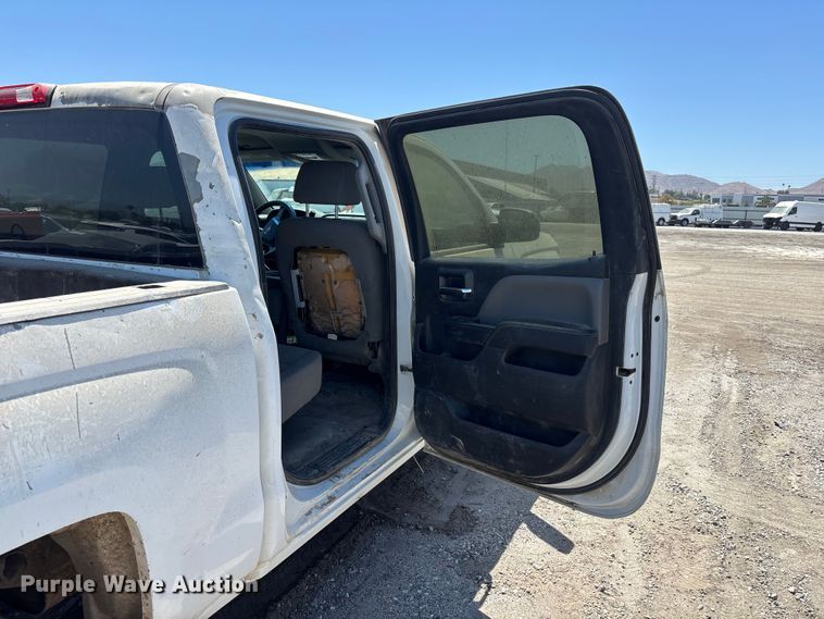 image for item YA4207 2015 Chevrolet Silverado 1500 Crew Cab pickup truck