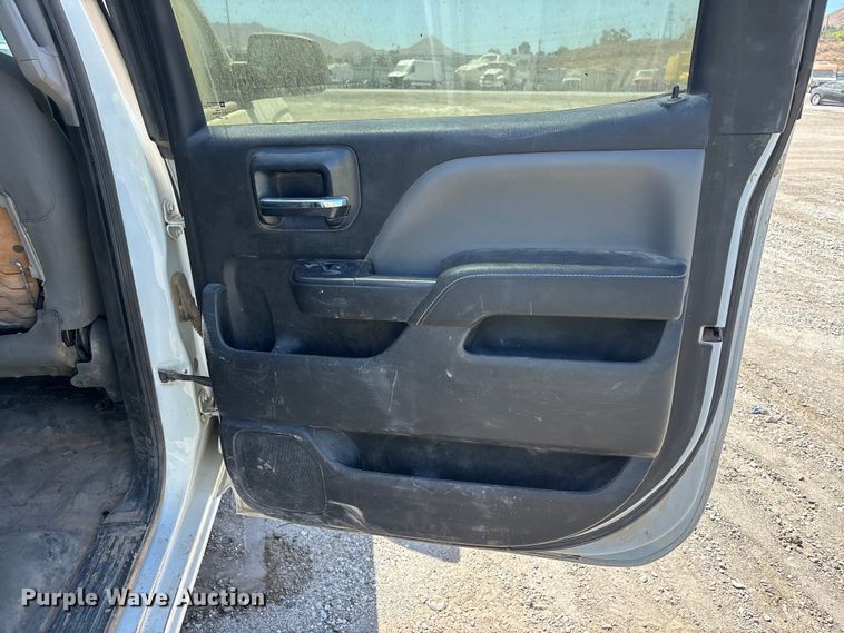 image for item YA4207 2015 Chevrolet Silverado 1500 Crew Cab pickup truck