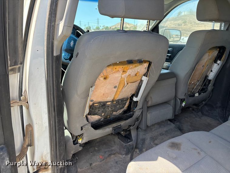 image for item YA4207 2015 Chevrolet Silverado 1500 Crew Cab pickup truck