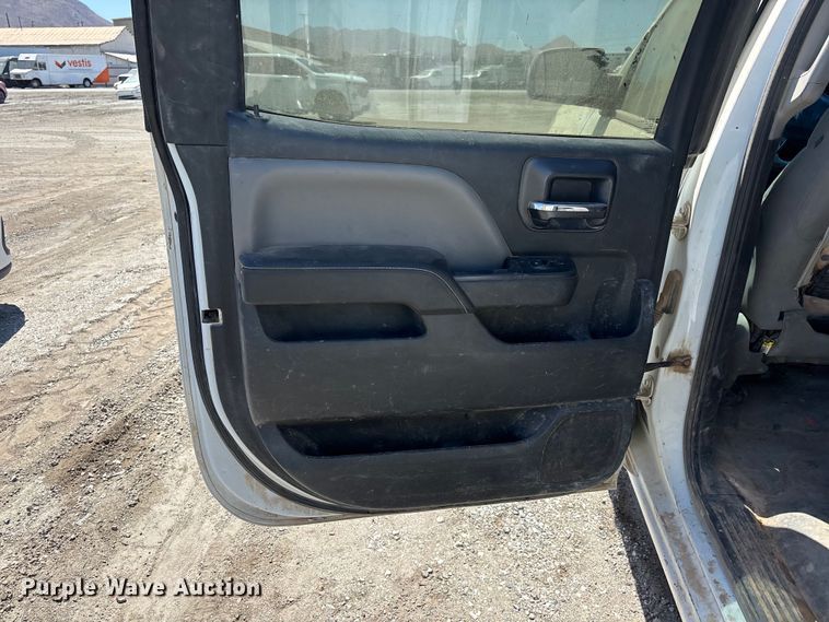 image for item YA4207 2015 Chevrolet Silverado 1500 Crew Cab pickup truck