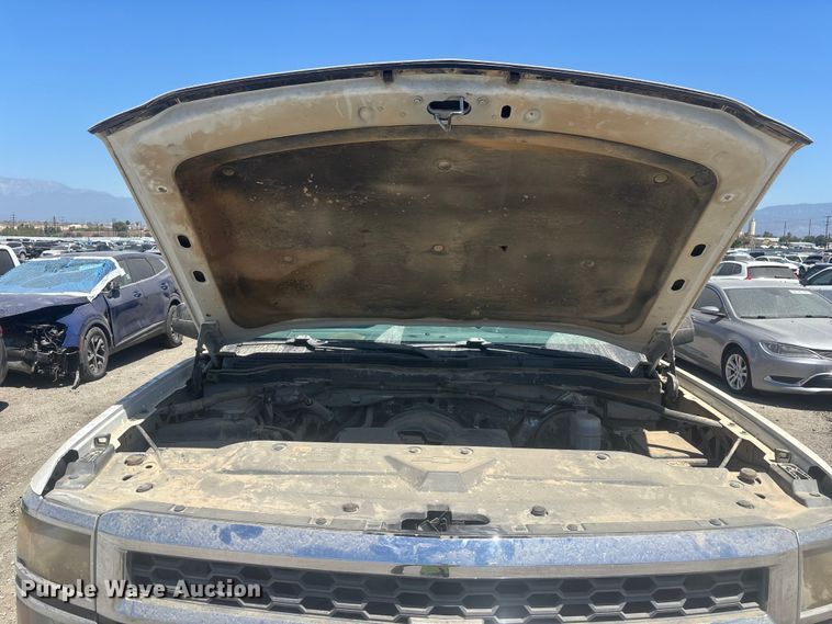 image for item YA4207 2015 Chevrolet Silverado 1500 Crew Cab pickup truck
