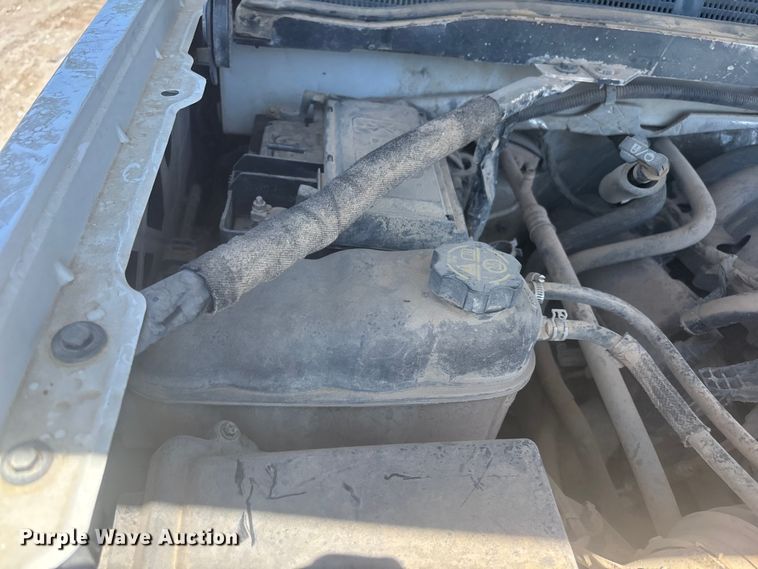 image for item YA4207 2015 Chevrolet Silverado 1500 Crew Cab pickup truck