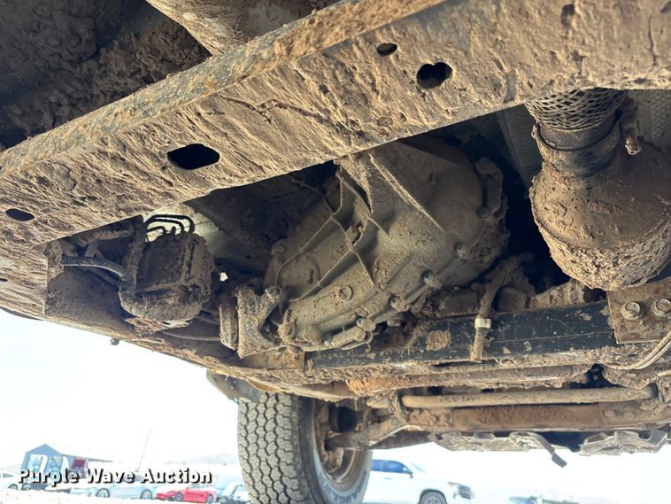 image for item YA4207 2015 Chevrolet Silverado 1500 Crew Cab pickup truck