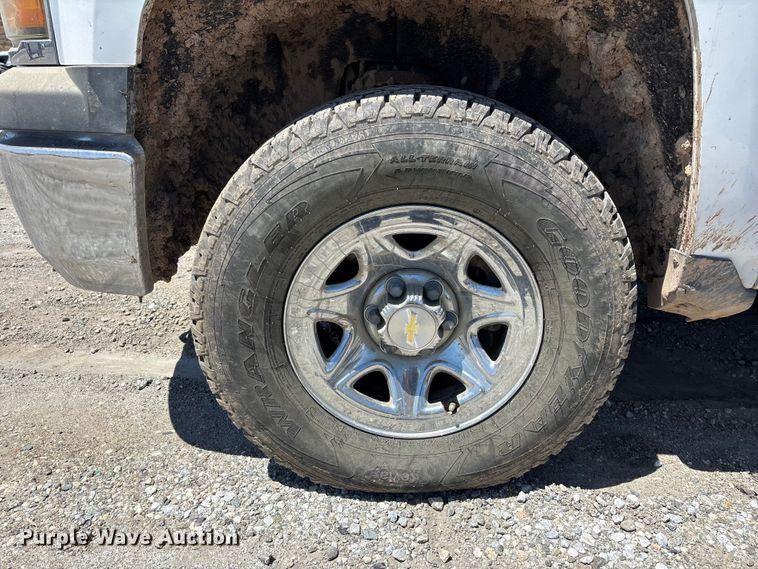 image for item YA4207 2015 Chevrolet Silverado 1500 Crew Cab pickup truck