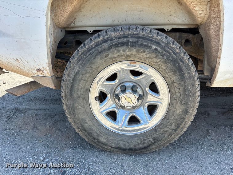 image for item YA4207 2015 Chevrolet Silverado 1500 Crew Cab pickup truck