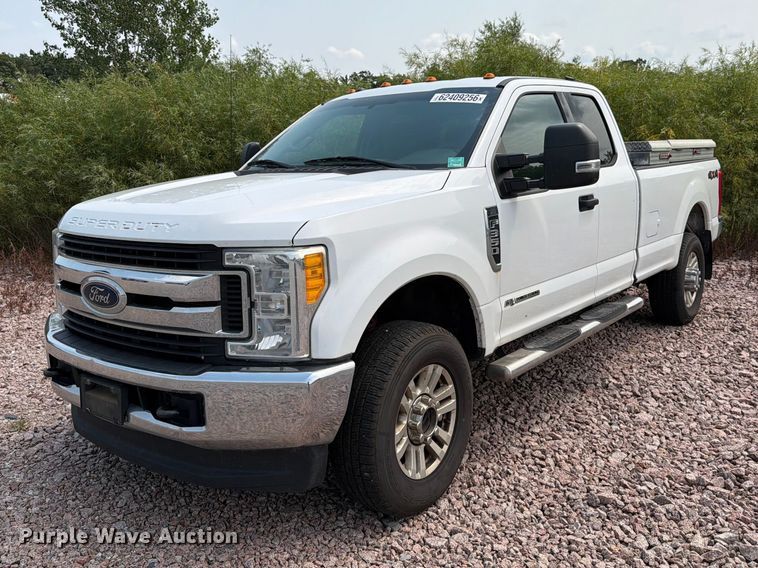2017 Ford F350 Super Duty Ext. Cab pickup truck