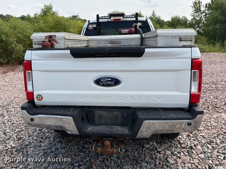 image for item YA4286 2017 Ford F350 Super Duty Ext. Cab pickup truck