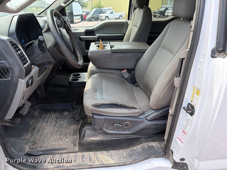 image for item YA4286 2017 Ford F350 Super Duty Ext. Cab pickup truck