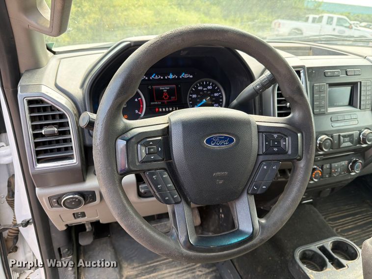 image for item YA4286 2017 Ford F350 Super Duty Ext. Cab pickup truck