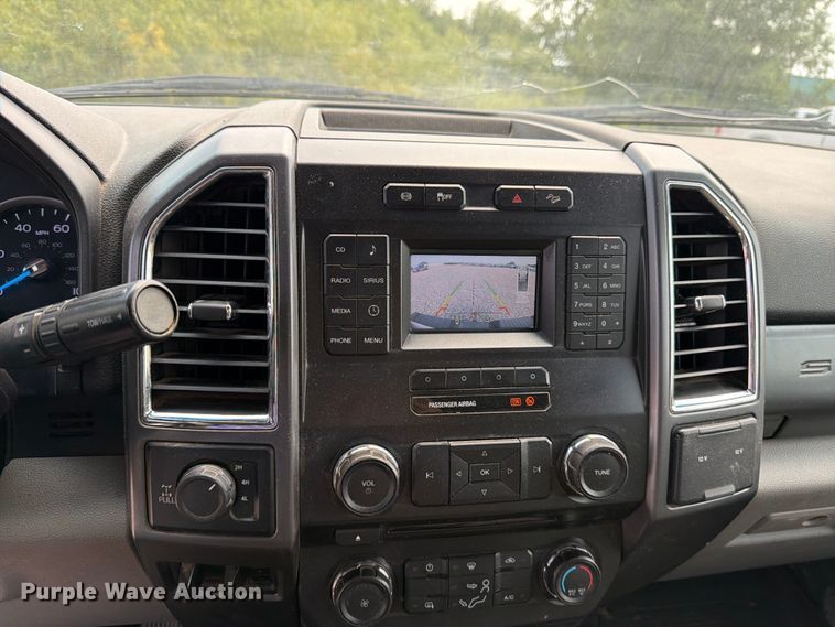 image for item YA4286 2017 Ford F350 Super Duty Ext. Cab pickup truck