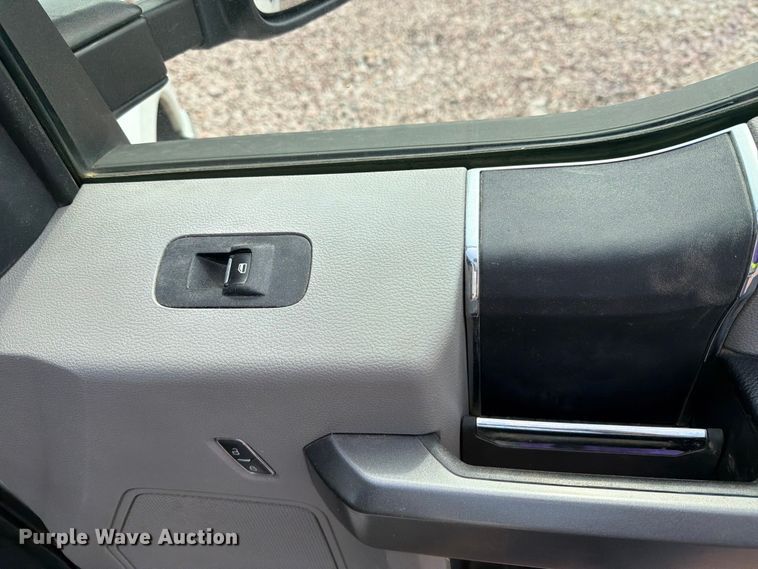 image for item YA4286 2017 Ford F350 Super Duty Ext. Cab pickup truck
