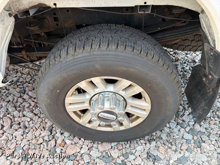 image for item YA4286 2017 Ford F350 Super Duty Ext. Cab pickup truck