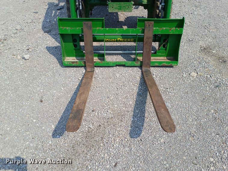image for item YA4490 2022 John Deere 3025D MFWD tractor