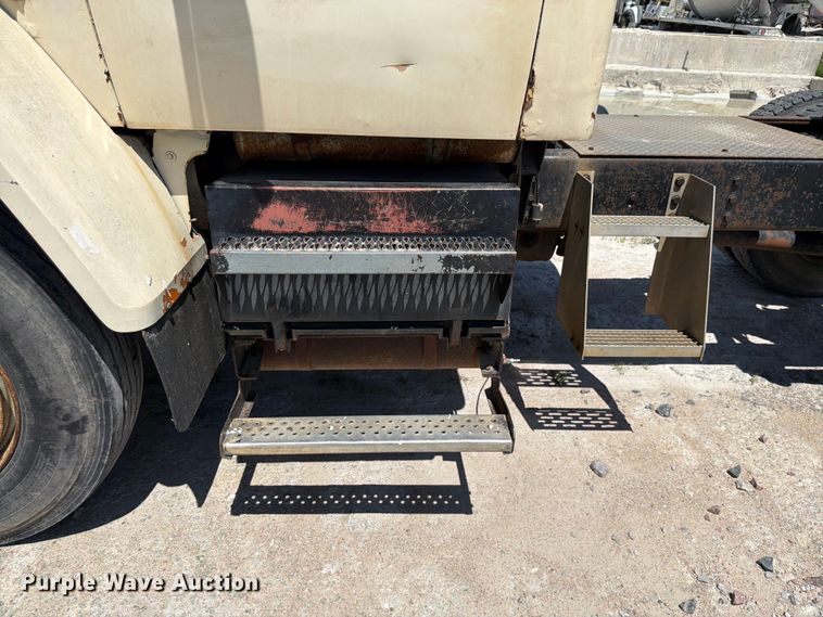 image for item DN6631 1985 GMC Brigadeir semi truck