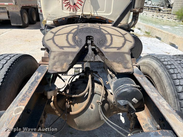 image for item DN6631 1985 GMC Brigadeir semi truck