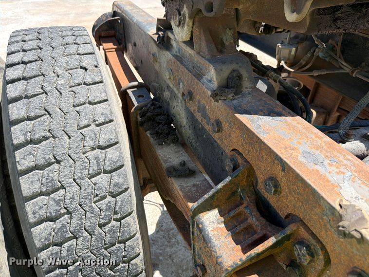 image for item DN6631 1985 GMC Brigadeir semi truck