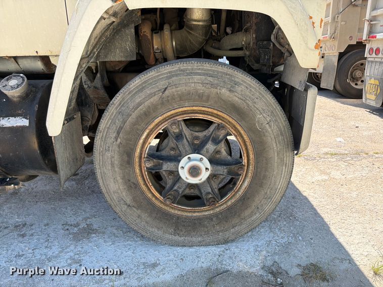 image for item DN6631 1985 GMC Brigadeir semi truck