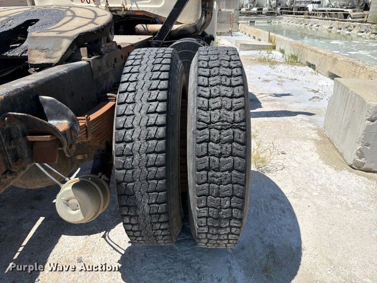 image for item DN6631 1985 GMC Brigadeir semi truck
