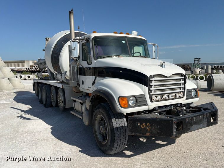 image for item DN6638 2004 Mack Granite CV713 ready mix truck