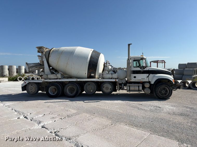 image for item DN6638 2004 Mack Granite CV713 ready mix truck
