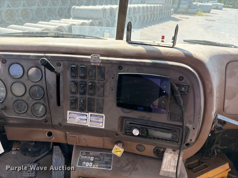 image for item DN6638 2004 Mack Granite CV713 ready mix truck