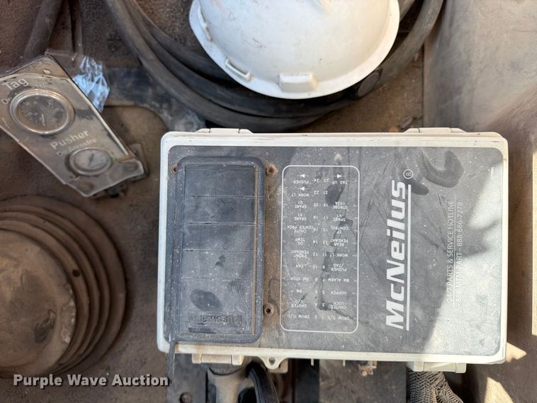image for item DN6638 2004 Mack Granite CV713 ready mix truck
