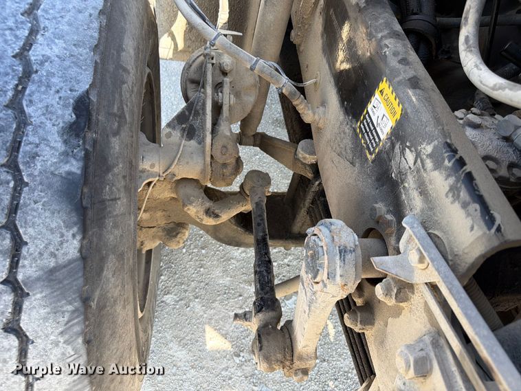 image for item DN6638 2004 Mack Granite CV713 ready mix truck