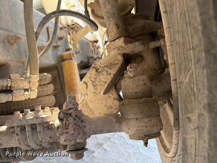 image for item DN6638 2004 Mack Granite CV713 ready mix truck