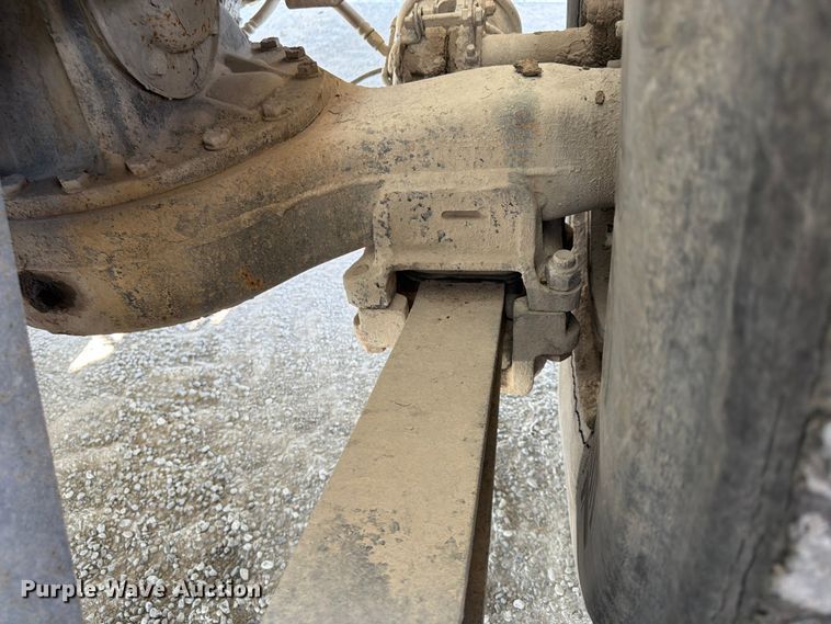 image for item DN6638 2004 Mack Granite CV713 ready mix truck