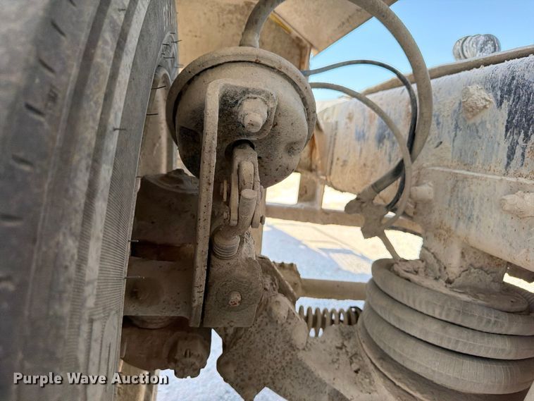 image for item DN6638 2004 Mack Granite CV713 ready mix truck
