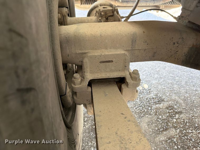 image for item DN6638 2004 Mack Granite CV713 ready mix truck