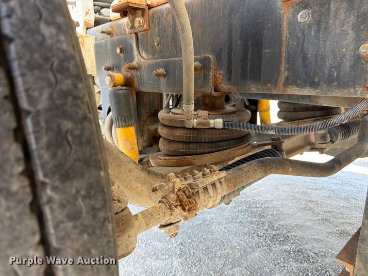 image for item DN6638 2004 Mack Granite CV713 ready mix truck
