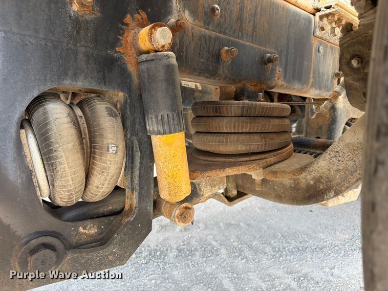 image for item DN6638 2004 Mack Granite CV713 ready mix truck