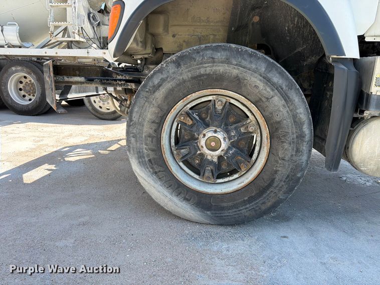 image for item DN6638 2004 Mack Granite CV713 ready mix truck