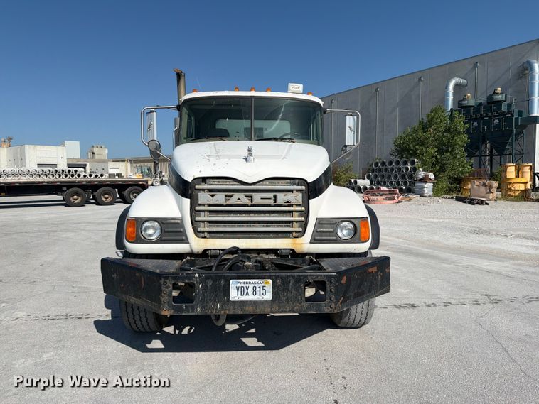 image for item DN6639 2006 Mack Granite CV713 ready mix truck