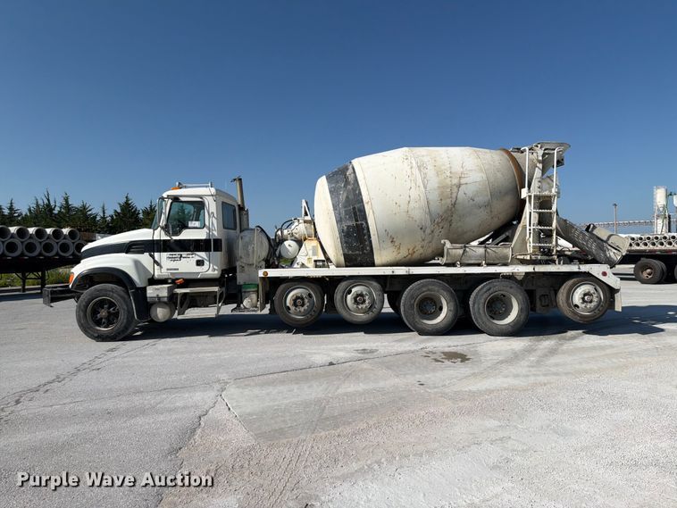 image for item DN6639 2006 Mack Granite CV713 ready mix truck