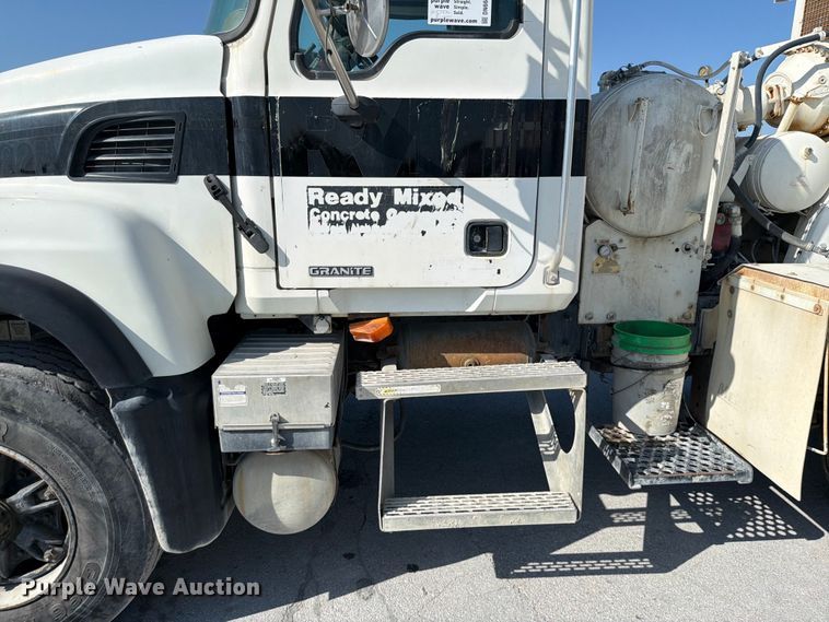 image for item DN6639 2006 Mack Granite CV713 ready mix truck