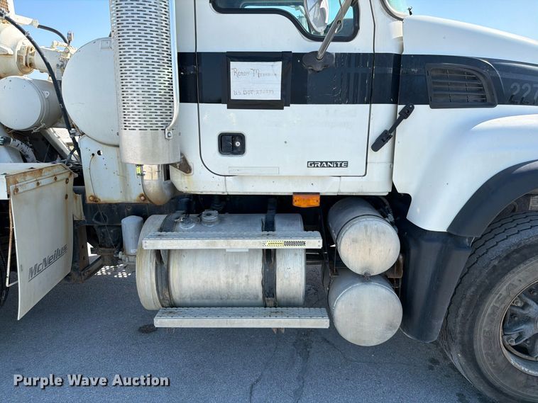 image for item DN6639 2006 Mack Granite CV713 ready mix truck